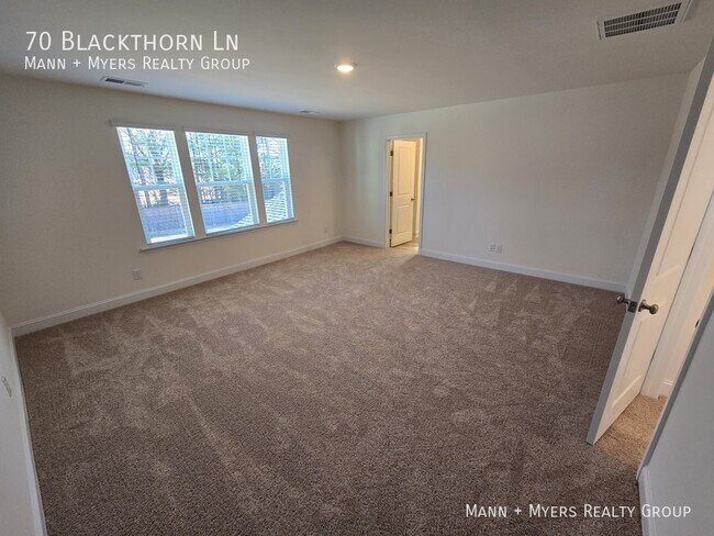Building Photo - 70 Blackthorn Ln