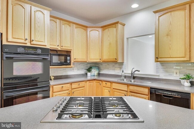 Building Photo - 4037 Fairfax Center Hunt Trail