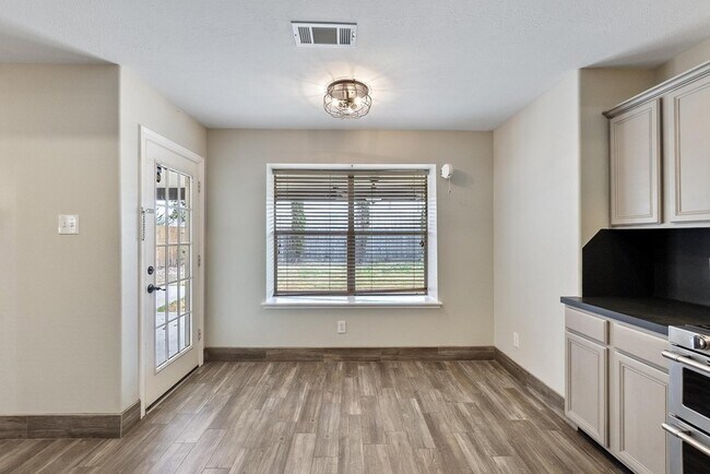Building Photo - 10638 Desert Springs Cir