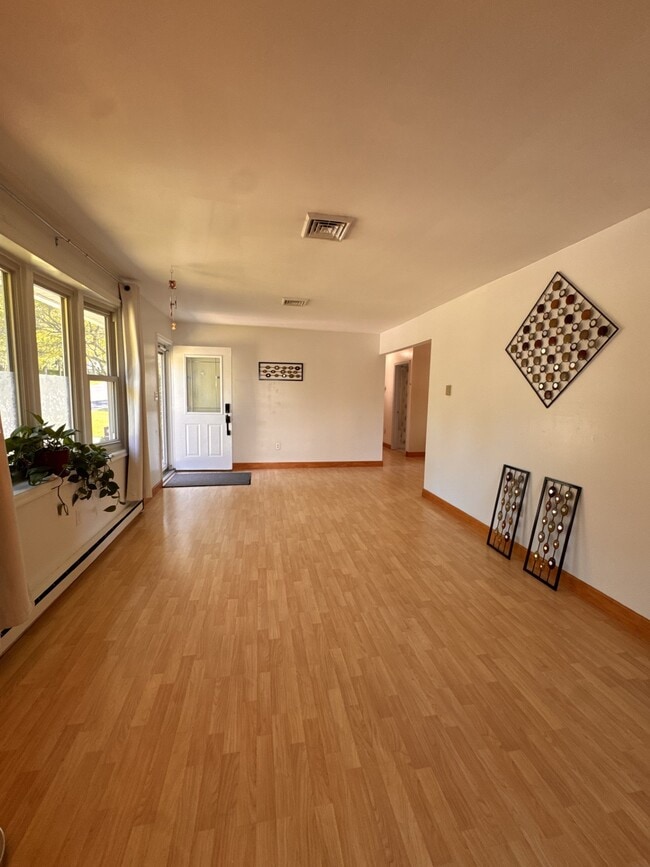 Building Photo - 4902 Creek Dr