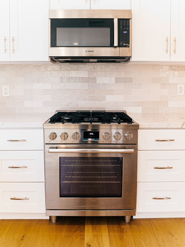 Building Photo - 157 N Vista St