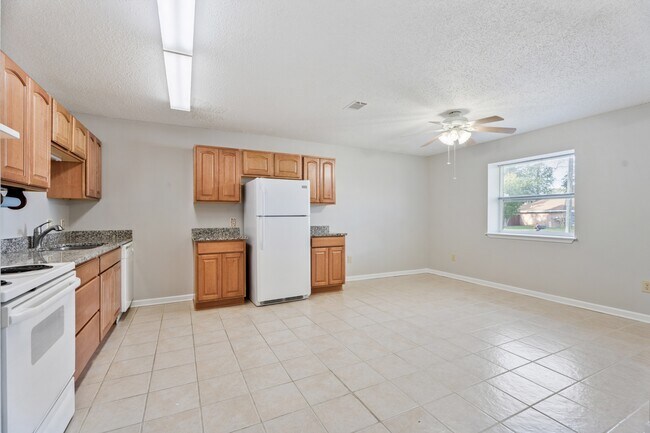 Building Photo - 200 Brookhaven Ct