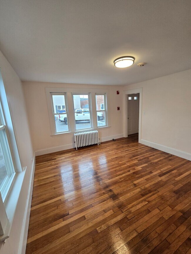 Building Photo - 297-299 Cabot Street