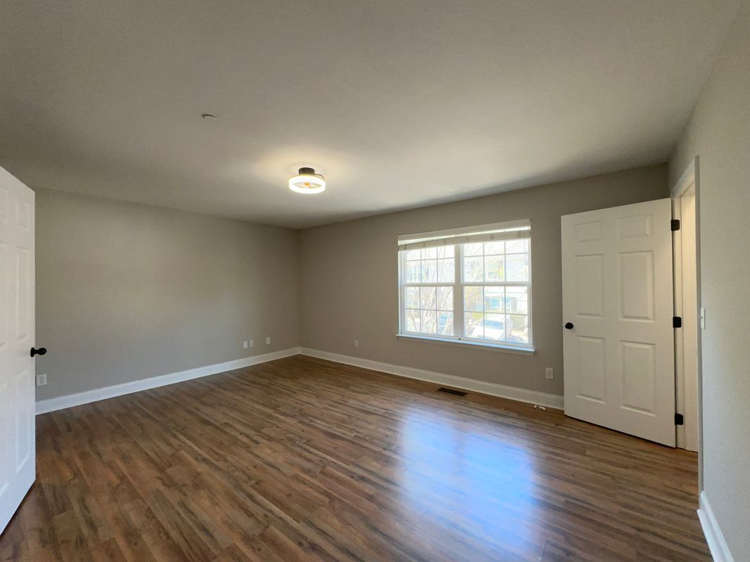 Building Photo - 1126 Maple Tree Ln