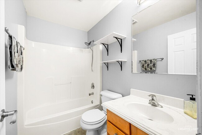 Building Photo - 366 Chesapeake Ln