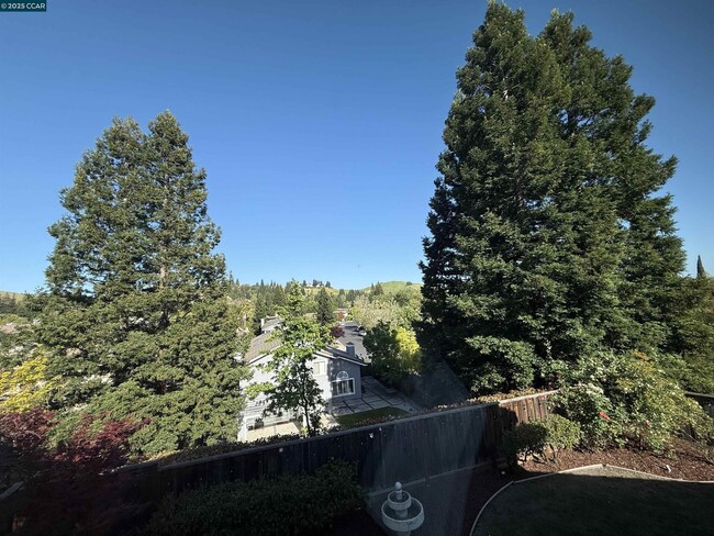 Building Photo - 600 Bourne Ct