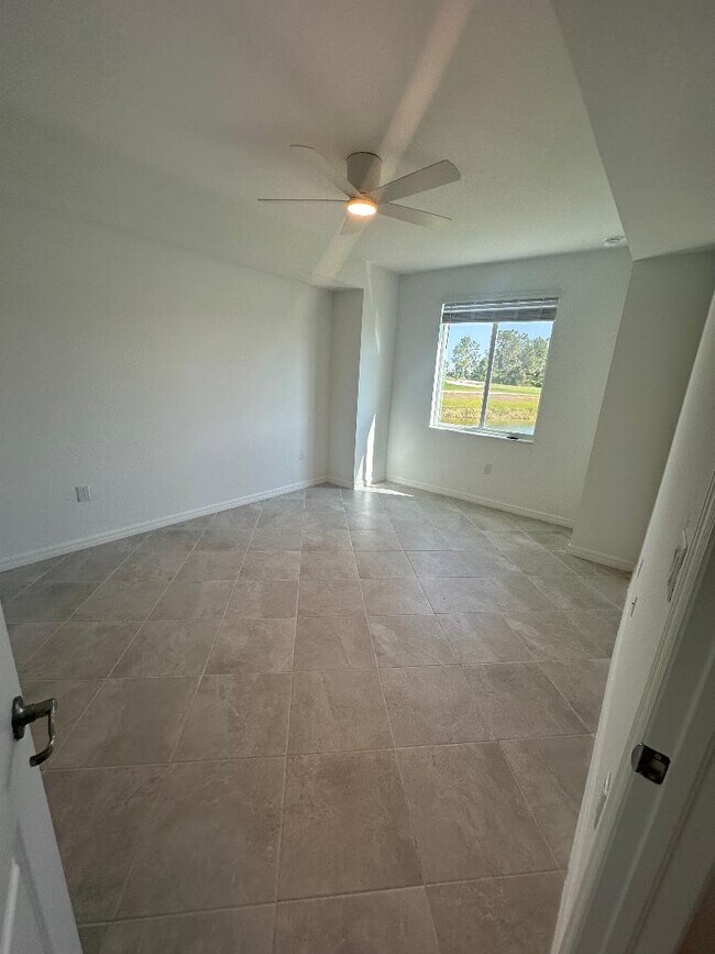 Building Photo - 12240 Wellen Golf St