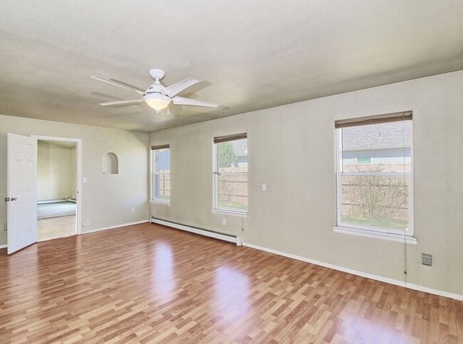 Building Photo - Beautiful 3 bedroom Fruita Home