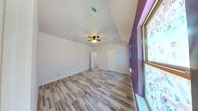 Building Photo - Great 3 bed 2 Bath on the West side.