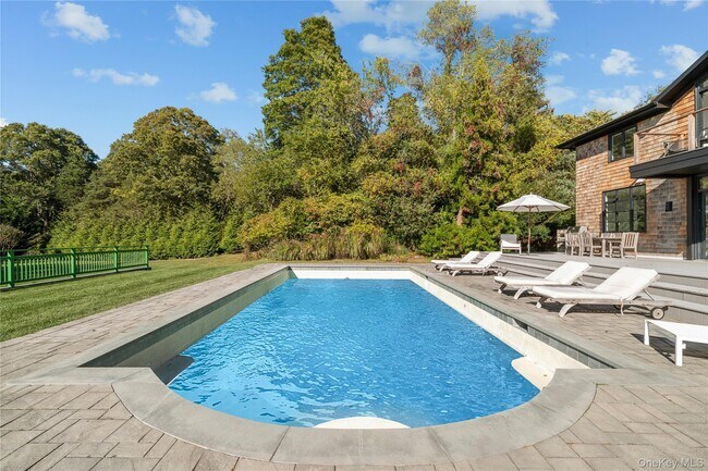 Building Photo - 15 Atterbury Rd