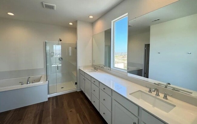 Building Photo - 17754 Pinot Noir Dr