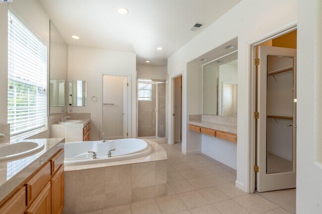 Building Photo - 1260 Ustilago Dr