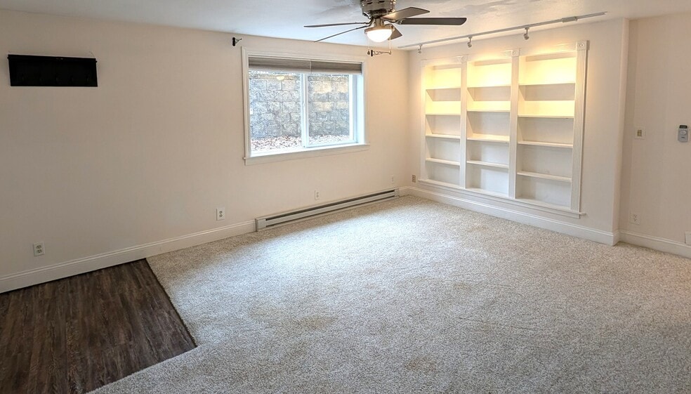 Building Photo - 1109 S Walnut St