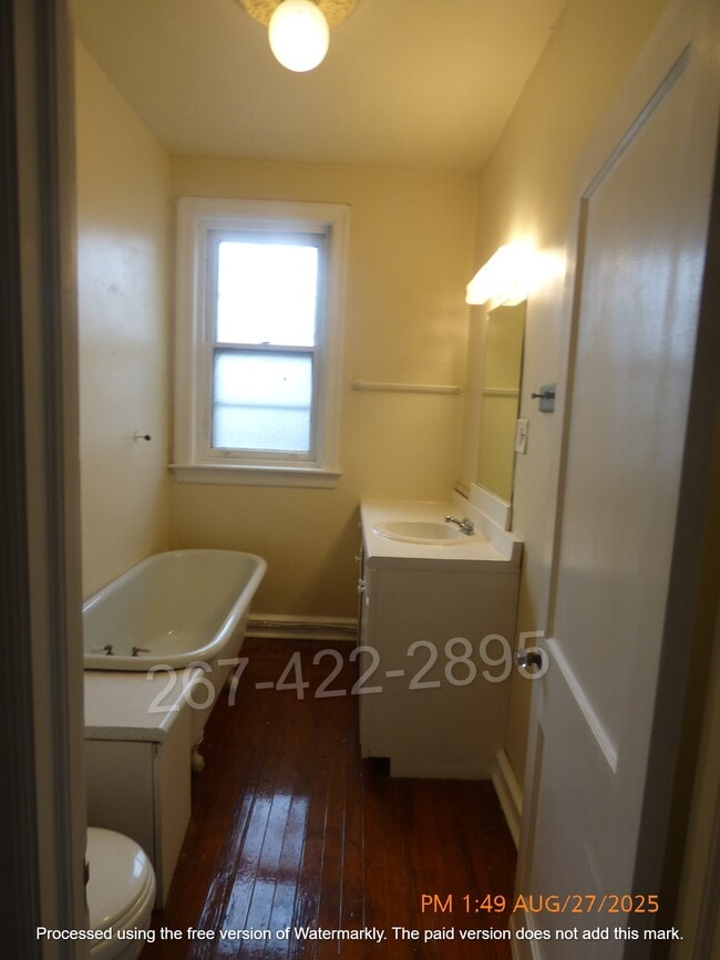 Building Photo - 3417 Race St