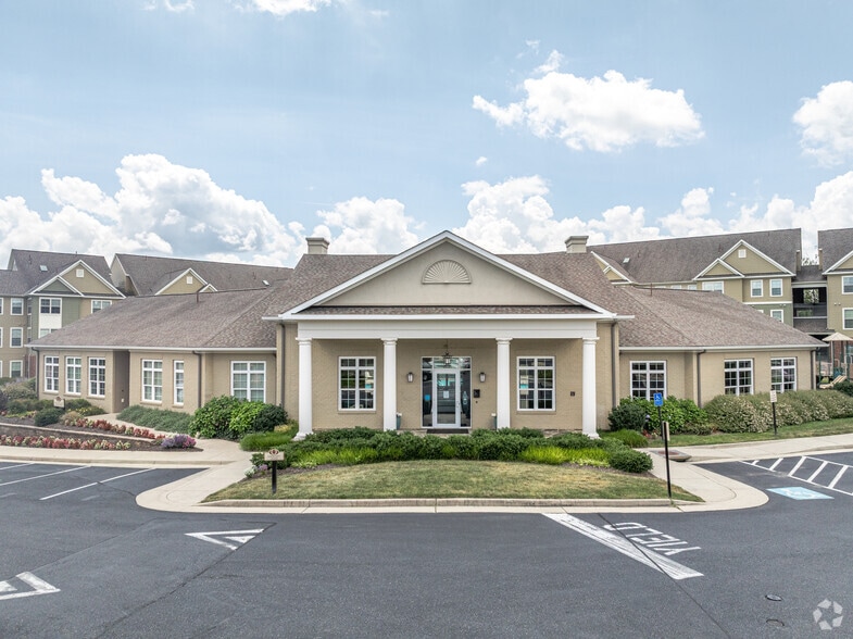 Leasing Office and Community Center - Windigrove III, LLC
