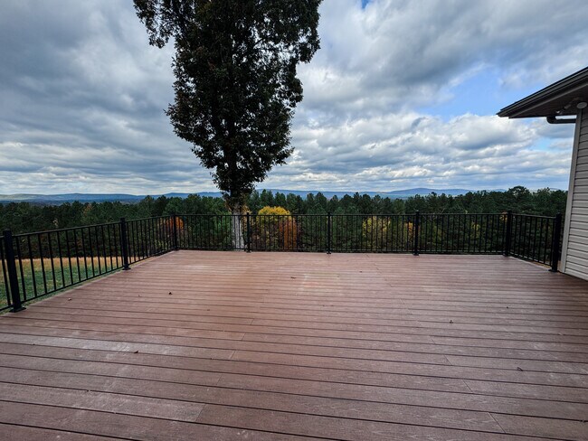 Building Photo - 27 Cadiz Ln