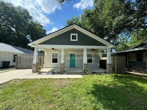 Building Photo - 1416 E Baars St