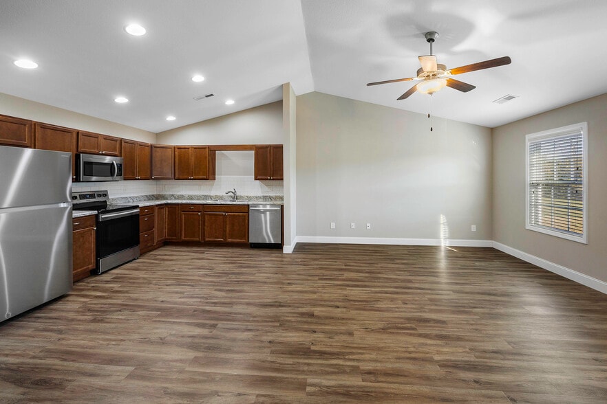 Building Photo - 5346 Dover Springs Way