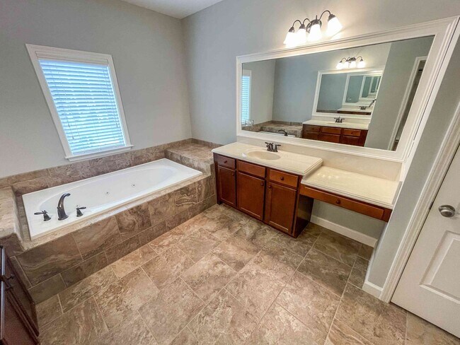 Building Photo - Kennesaw 4BR/3.5BA, Over 3700', 3-Car Garage