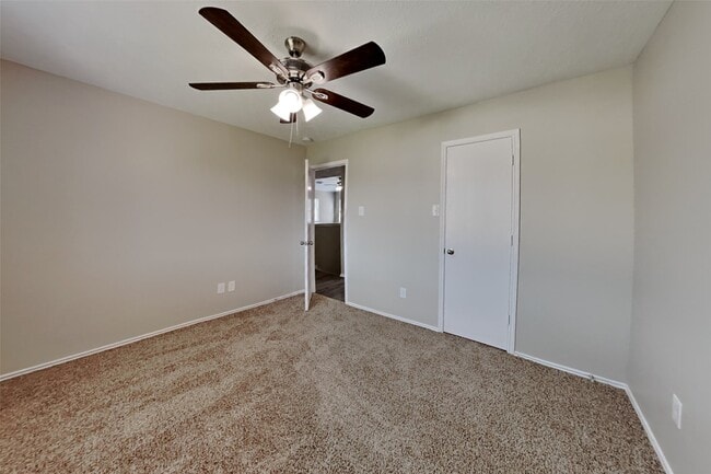 Building Photo - 33326 Cottonwood Bend