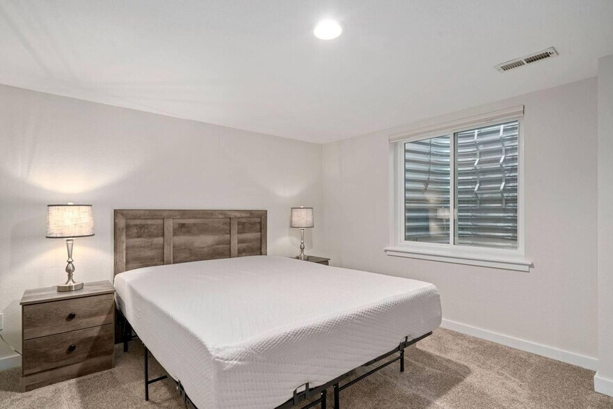 Building Photo - 2667 Whitetail Cir