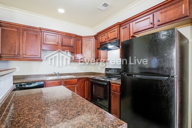 Building Photo - 121 Kingston Ct