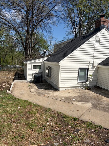 Building Photo - 7838 James A Reed Rd