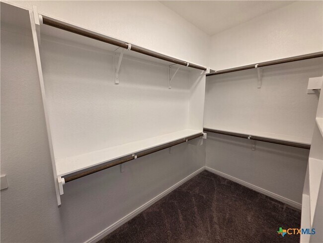 Building Photo - 10001 Kensley Rose Dr