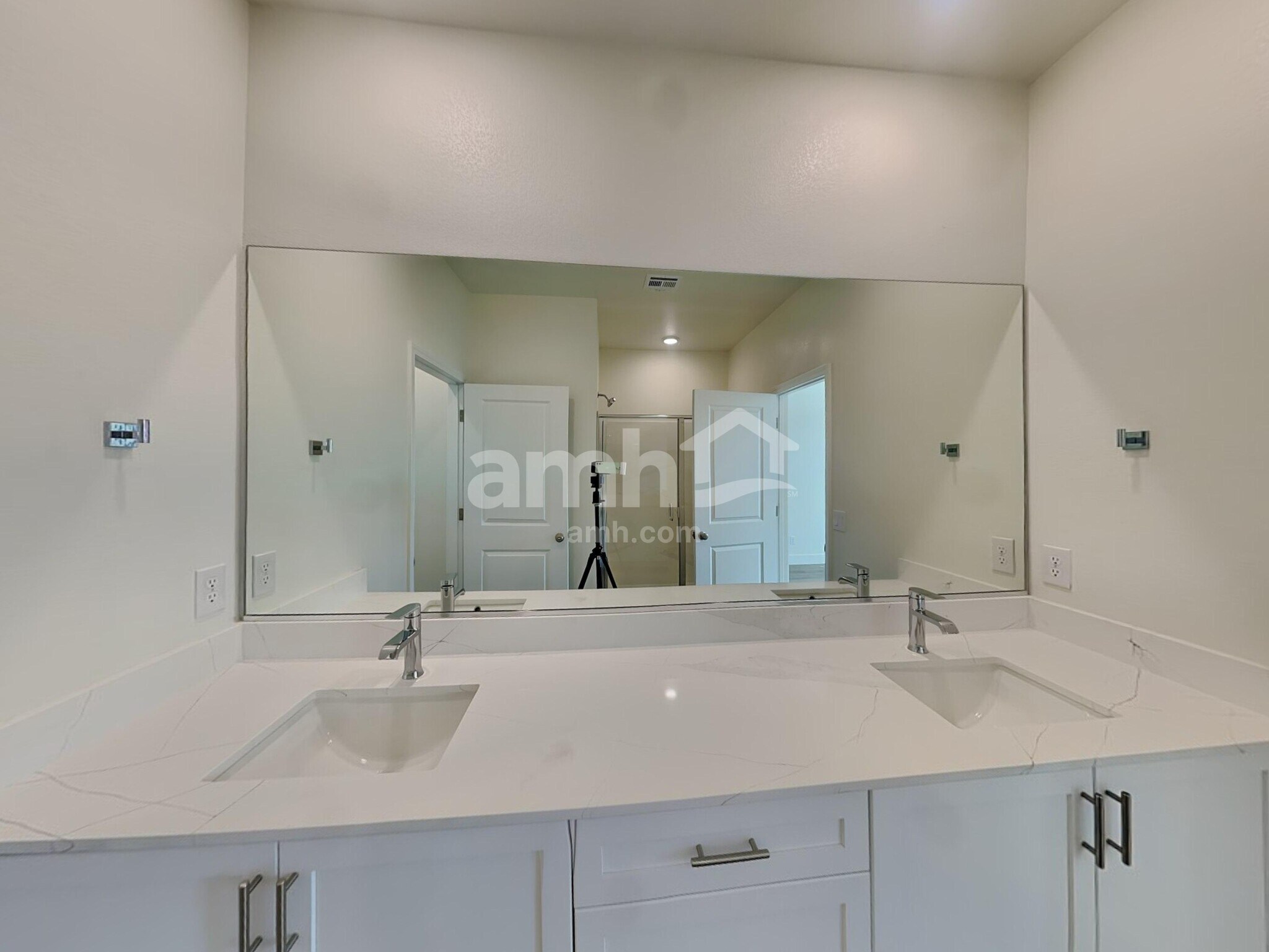 Building Photo - 493 Silverbell Fls Pl