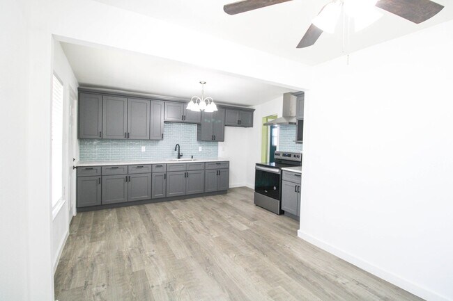 Building Photo - 2950 Lasses Blvd