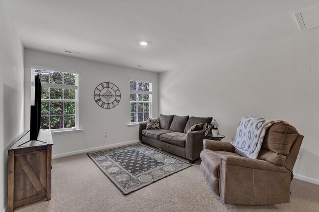 Building Photo - 58 Hawksmoore Ln