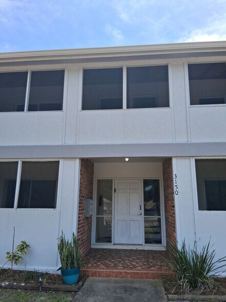 Building Photo - 3150 Pinellas Point Dr S