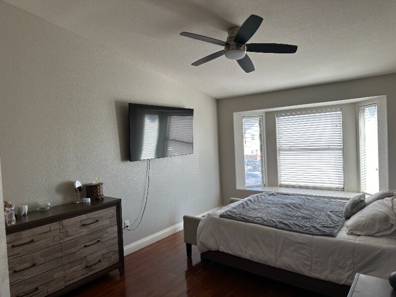 Building Photo - 6928 Oyster Shell Dr