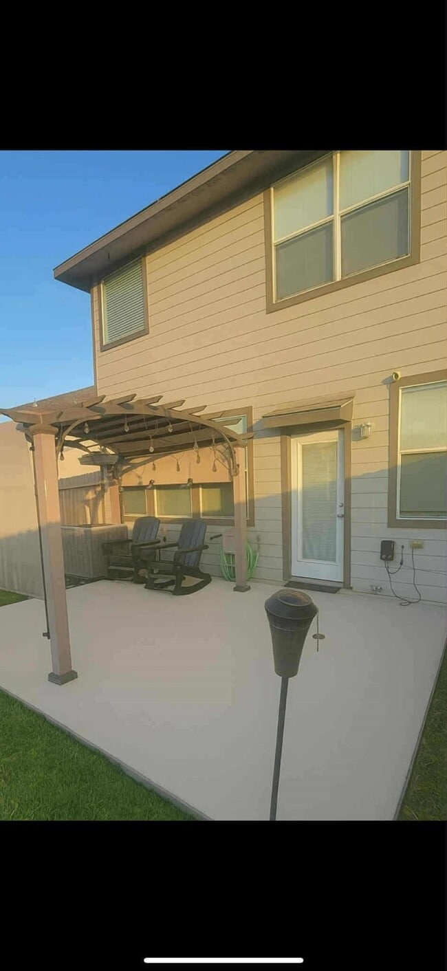 Building Photo - 3205 Victorian Manor Ln