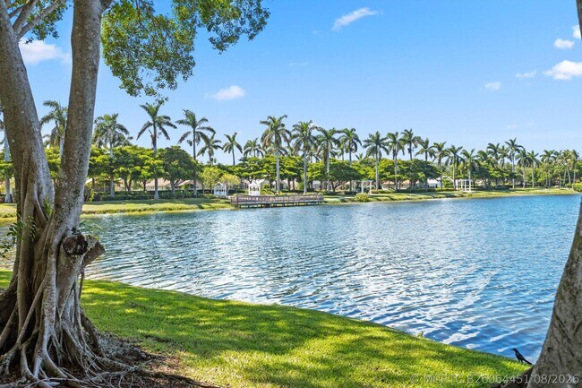 Building Photo - 10761 Pelican Dr