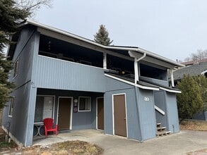 Building Photo - 1 Bed/1 Bath Apartment Across Millers Landing Park - Riverside Ave