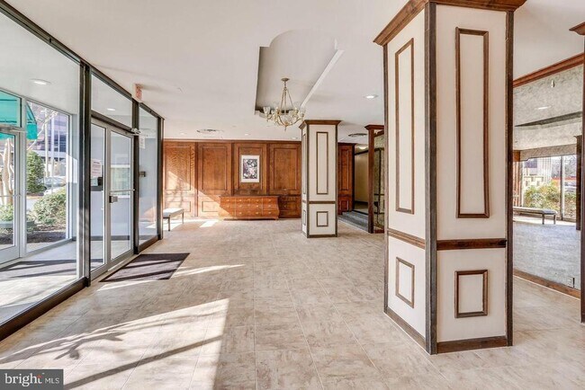 Building Photo - 5565 Columbia Pike