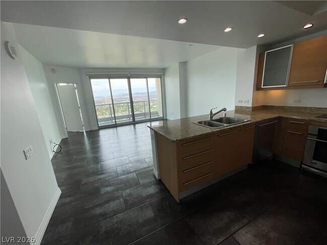 Building Photo - 322 E Karen Ave