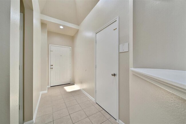 Building Photo - 14622 Palos Park Dr