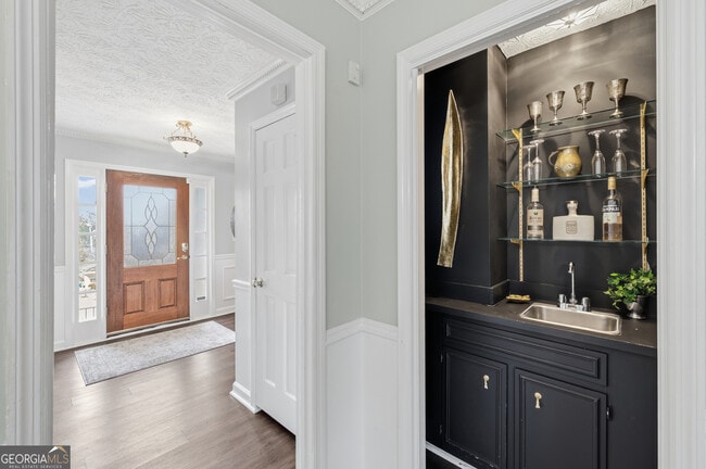 Building Photo - 4229 N Mountain Rd NE