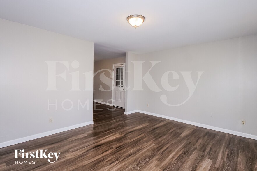 Building Photo - 5167 Haleville Rd