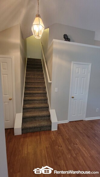 Building Photo - 3045 Stonebridge Creek Dr