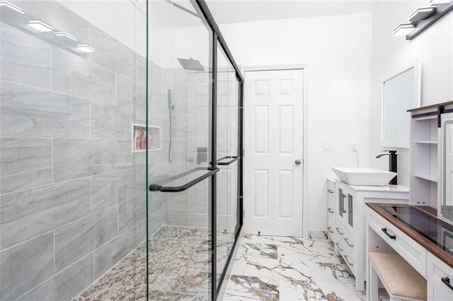 Building Photo - 512 Fieldwood Dr NW