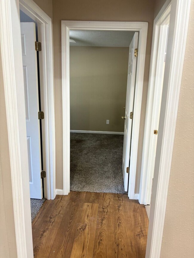 Building Photo - 3 Bedroom All Brick Home Southwest Springf...