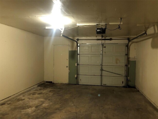 Building Photo - 3047 Olympia Drive