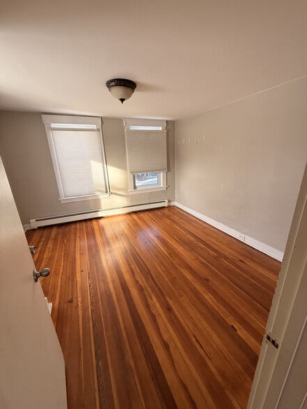 Building Photo - 187 Beach St