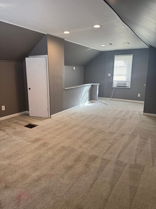 Building Photo - 19568 Dresden St