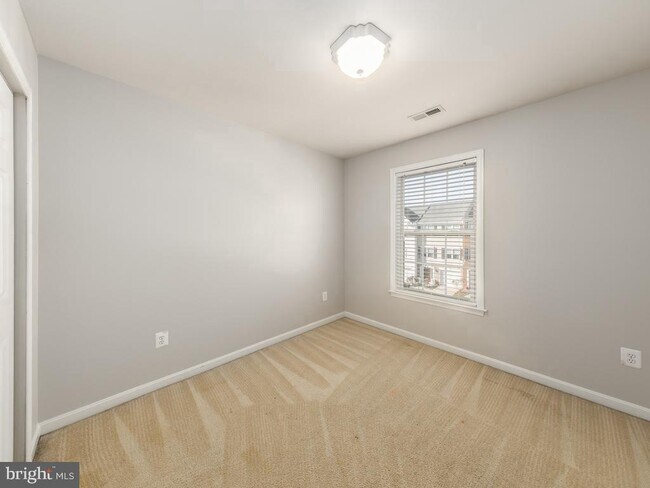 Building Photo - 108 Clearwater Ct