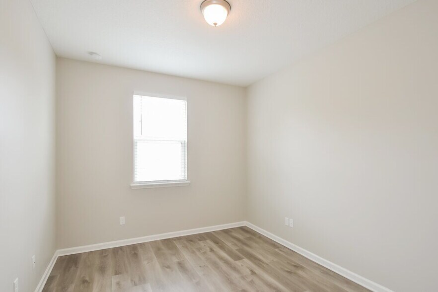 Building Photo - 7046 Crispin Cove Dr