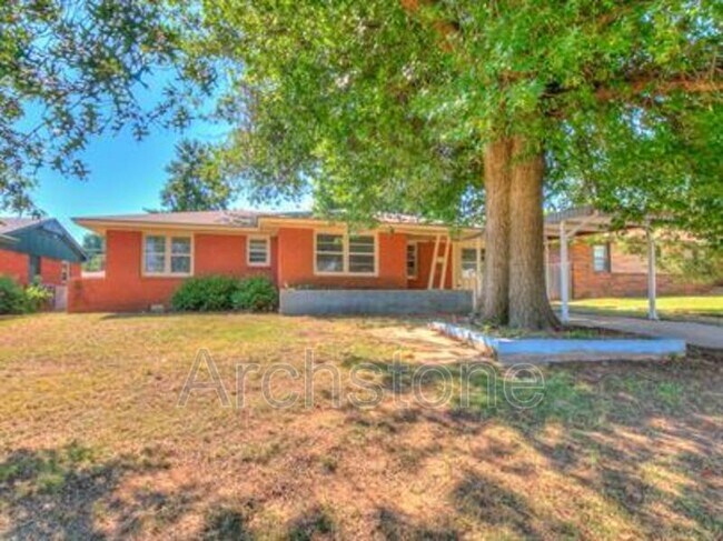 Primary Photo - 724 General Senter Dr